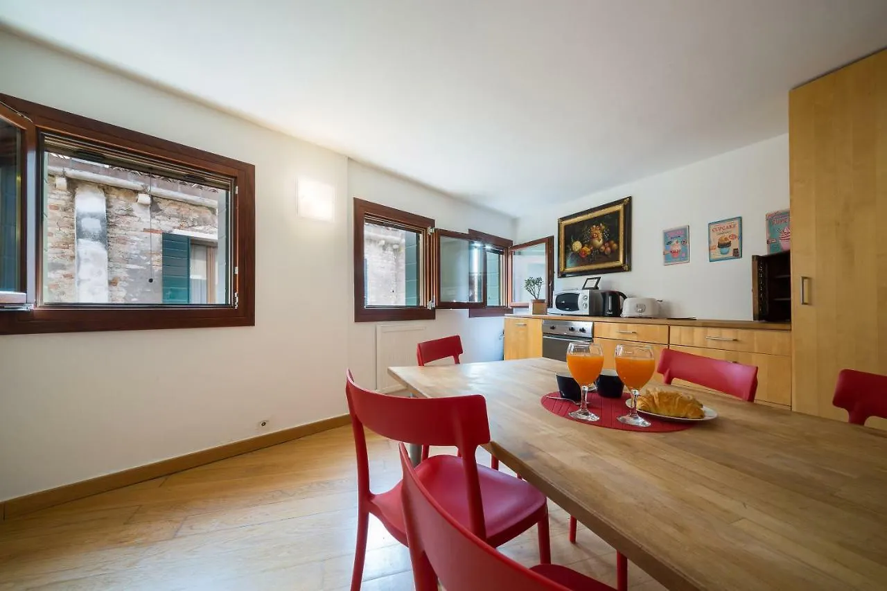 Heart Of Venice Apartment